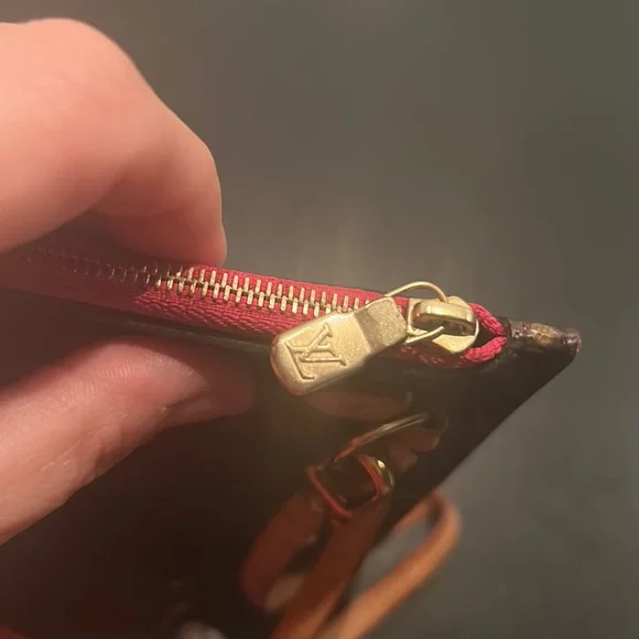 Authentic Louis Vuitton Monogram Neverfull Pochette - Picture 9 of 9